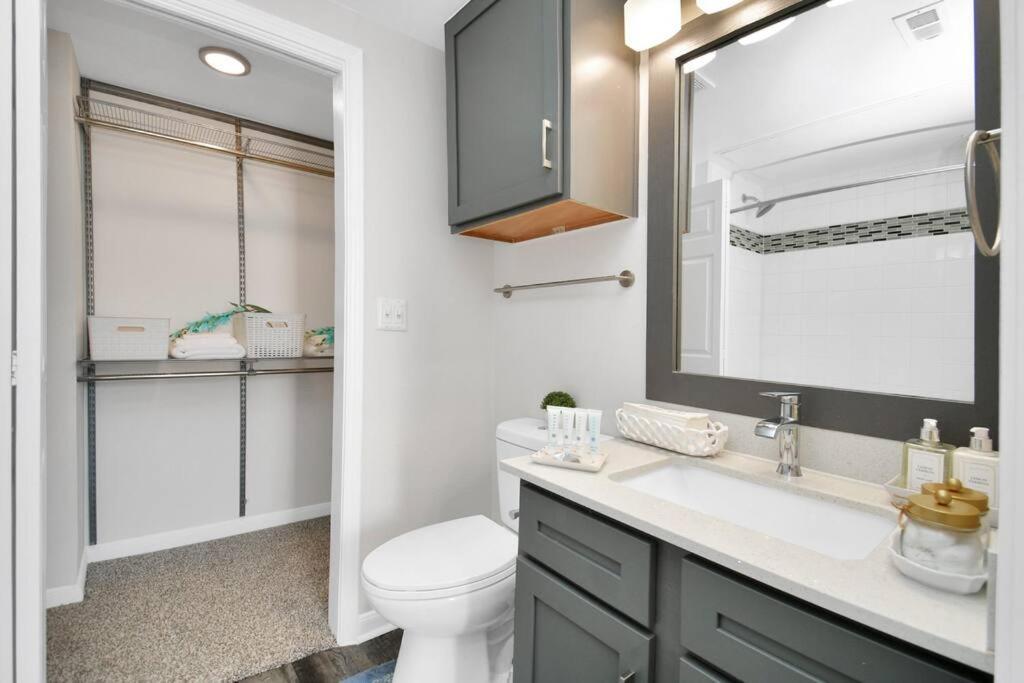 Chic Retreat-Walk To Nrg-Pool Apartment Houston Exterior photo