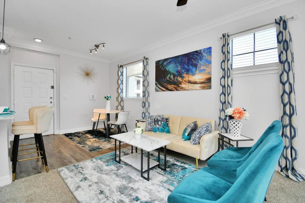 Chic Retreat-Walk To Nrg-Pool Apartment Houston Exterior photo